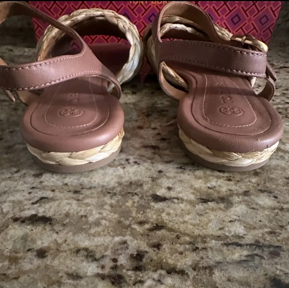 NWOT Tory Burch Kira Block Heel Sandals - sz. 8.5